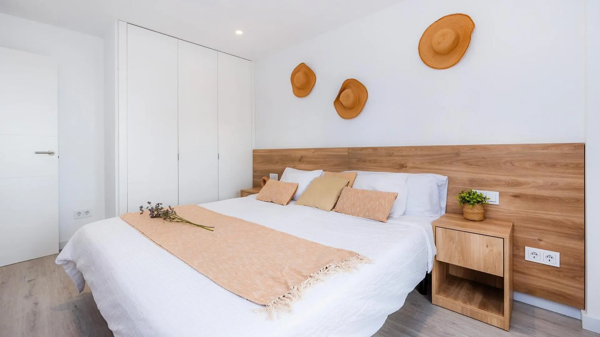 White Suites Cala d'Or  0*, Cala d'Or (Mallorca)