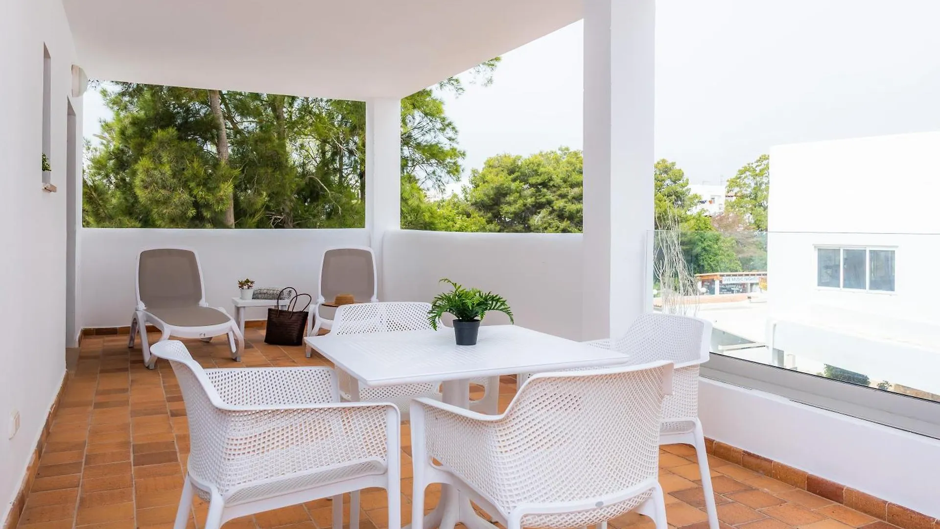 White Suites Кала де Ор 0*,